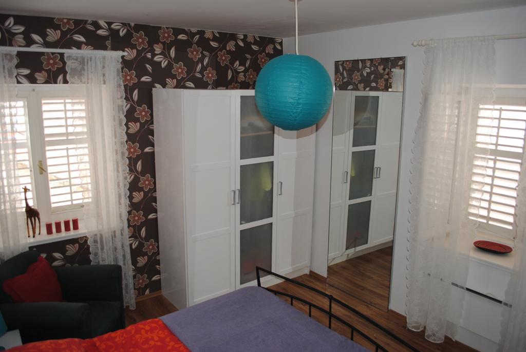 Apartment Optimist Макарска Номер фото