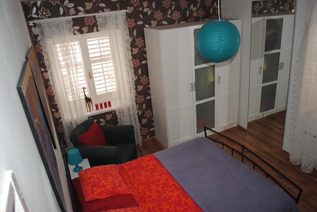 Apartment Optimist Макарска Номер фото